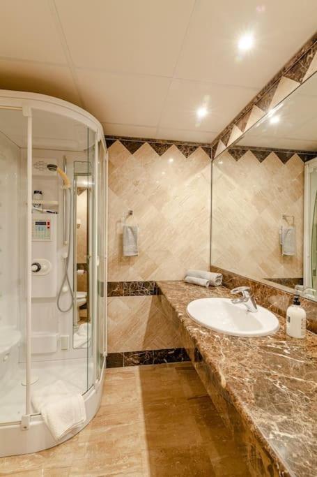 Apartment Frontline 2 Bed Apartment, San Pedro De Alcantara Marbella